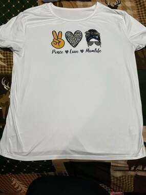 Peace Love Momlife White Graphic T-Shirt size large